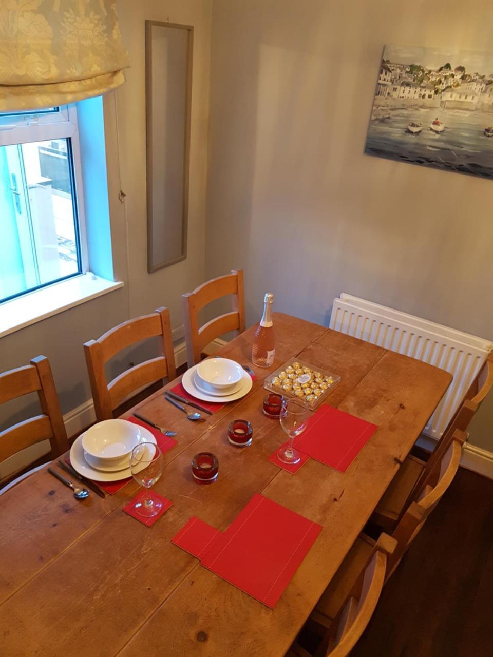 Ferienwohnung Slough Centre Townhouse With Driveway Parking For Up To Two Cars Exterior foto